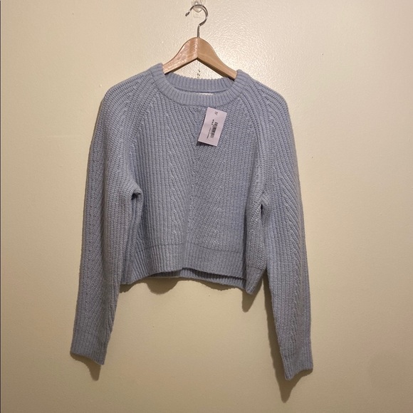 OAK + FORT BEAUTIFUL BLUE CROP STYLE CABLE KNIT SWEATER. Size S . New - Picture 1 of 8